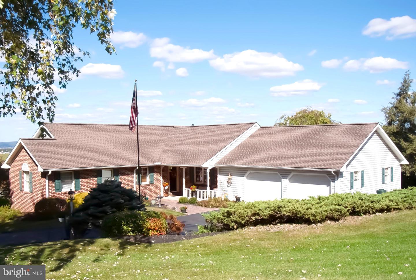 1145 Brownstone Ridge, New Holland