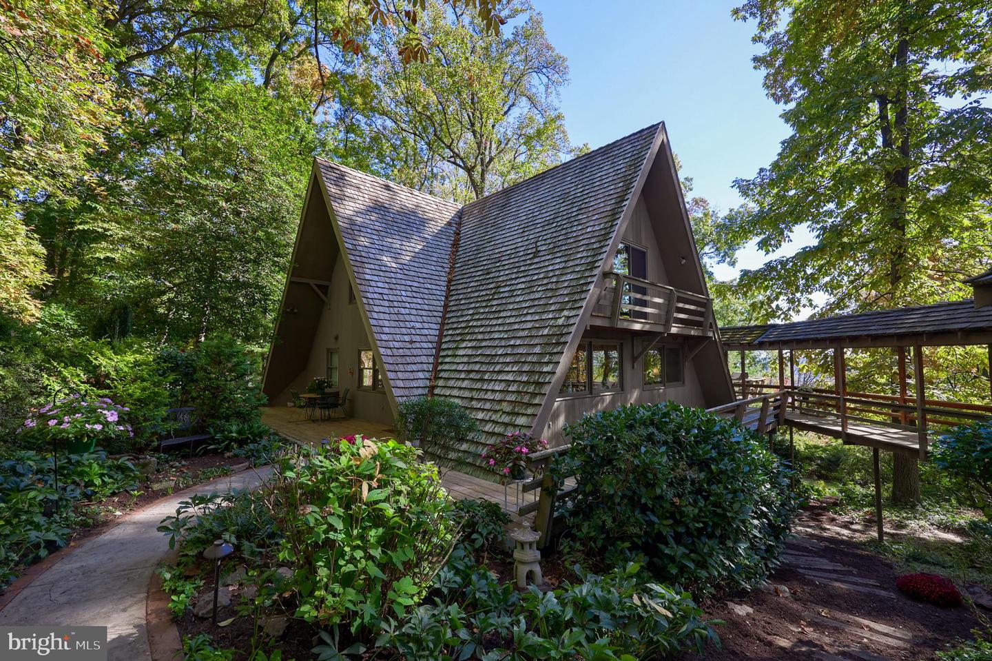 2487 Chestnut Ridge Drive, Lancaster