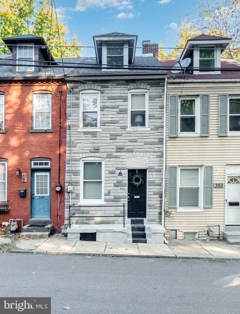 351 E Marion Street, Lancaster