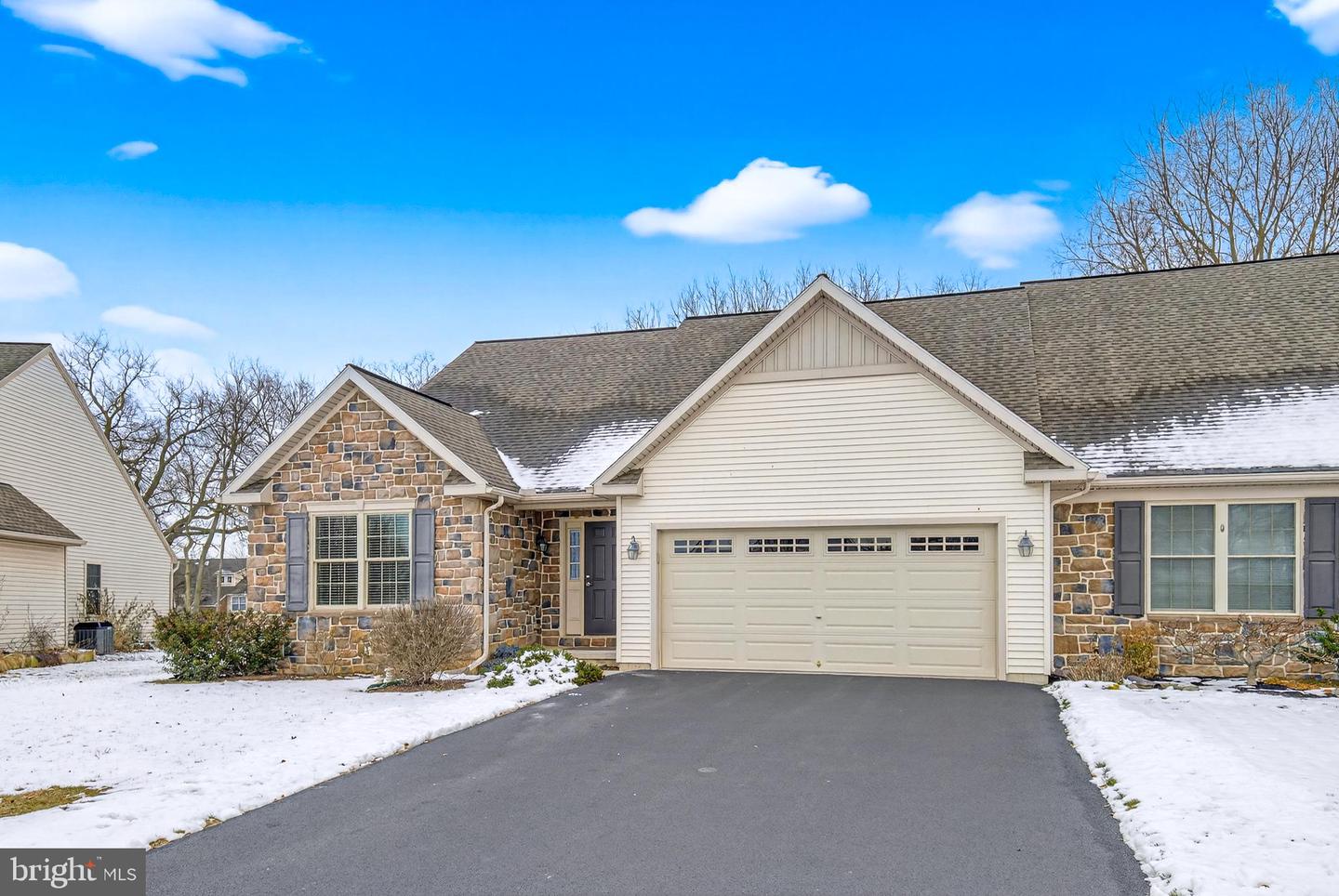 5315 Oak Leaf Drive, Mount Joy