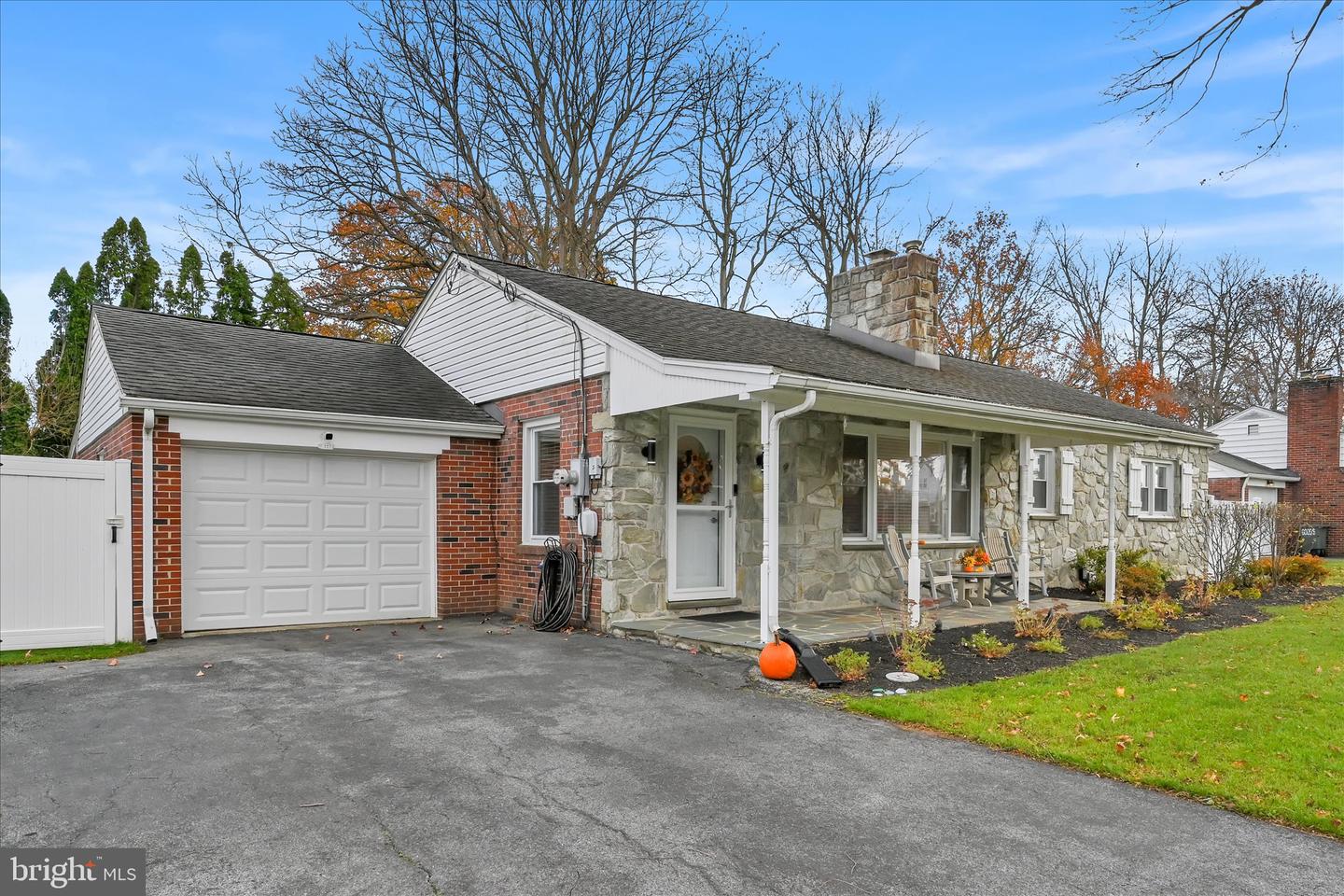 7 Pleasant Drive, Lancaster
