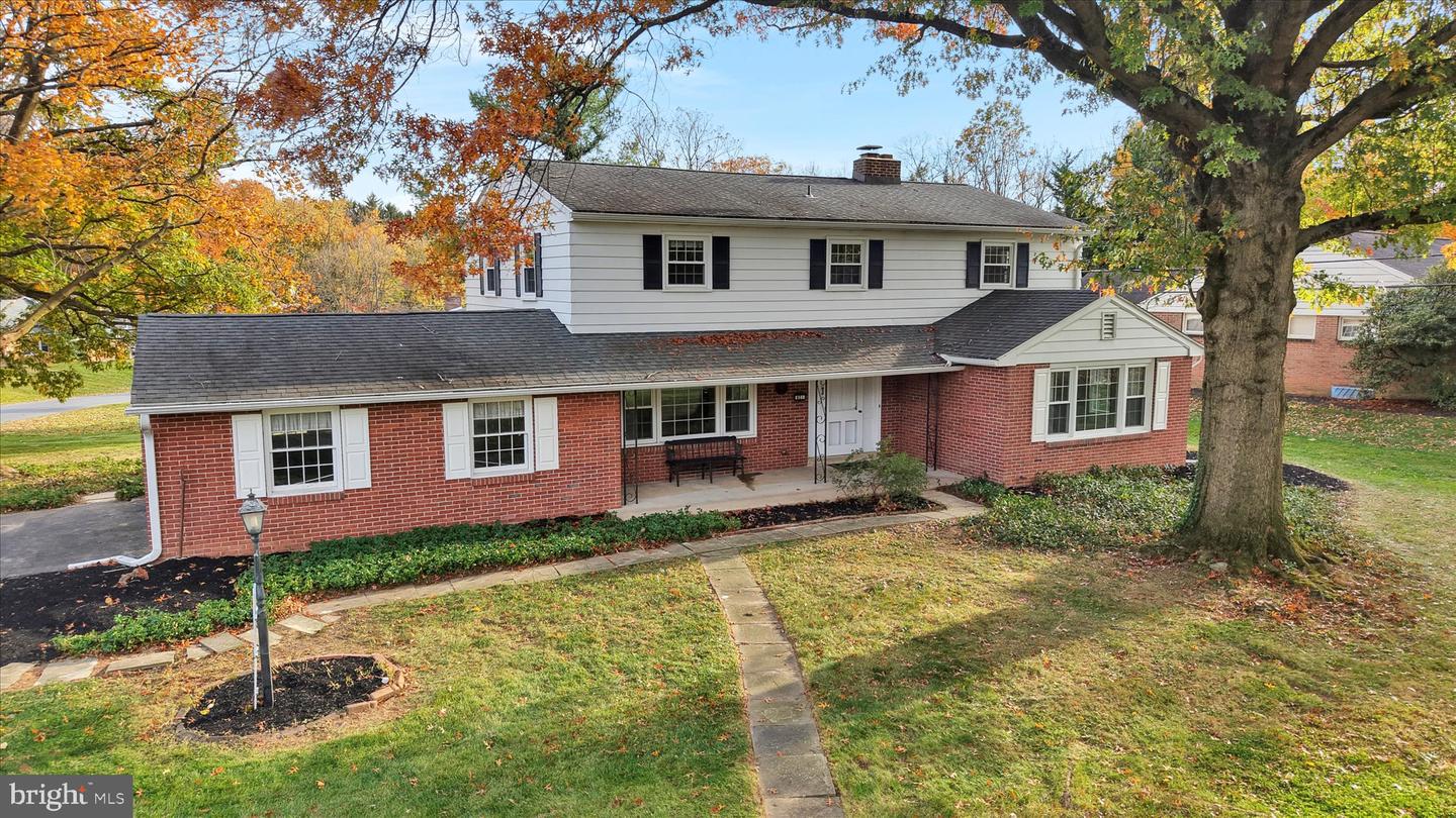 821 Hillaire Road, Lancaster