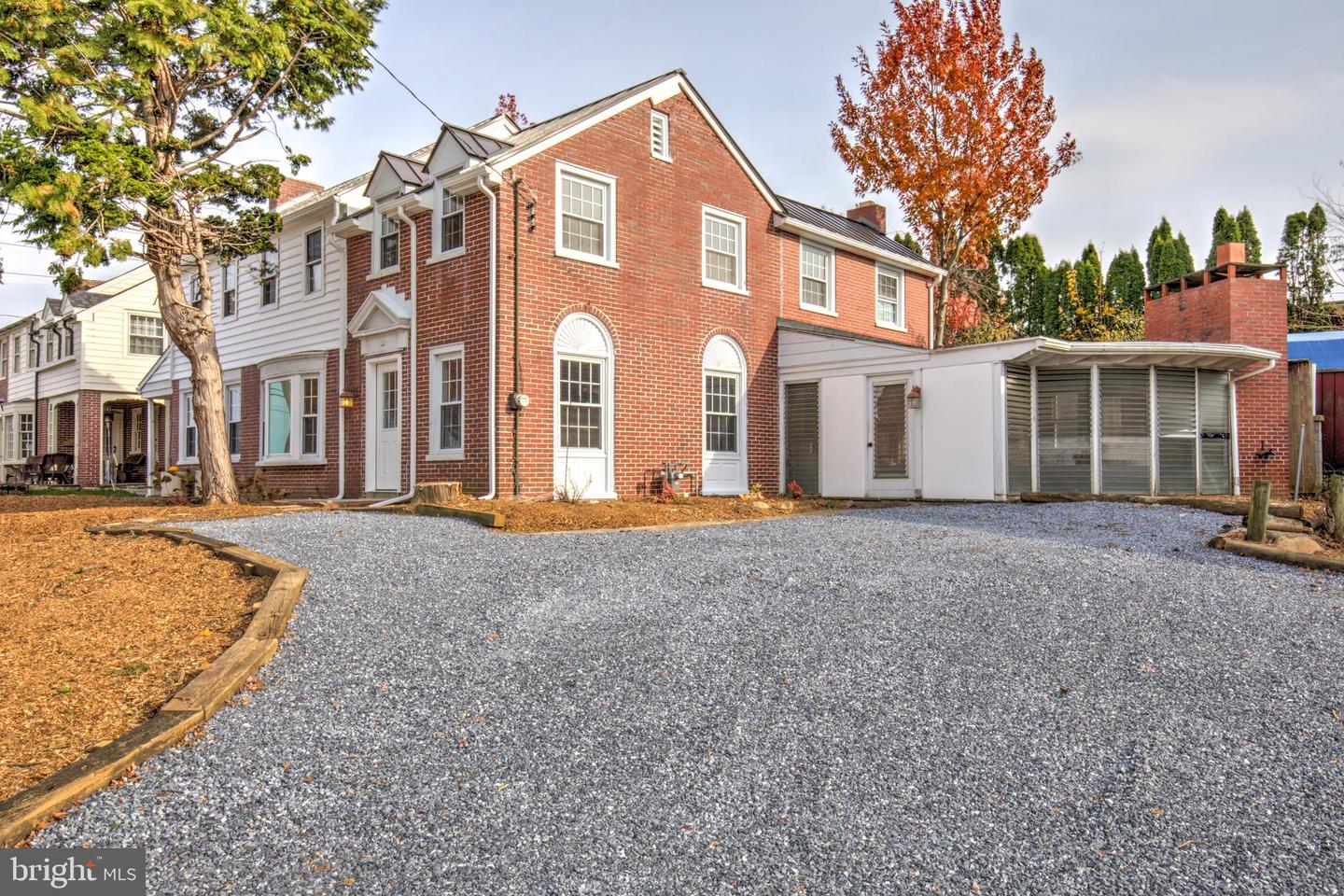 148 E Broad Street, New Holland
