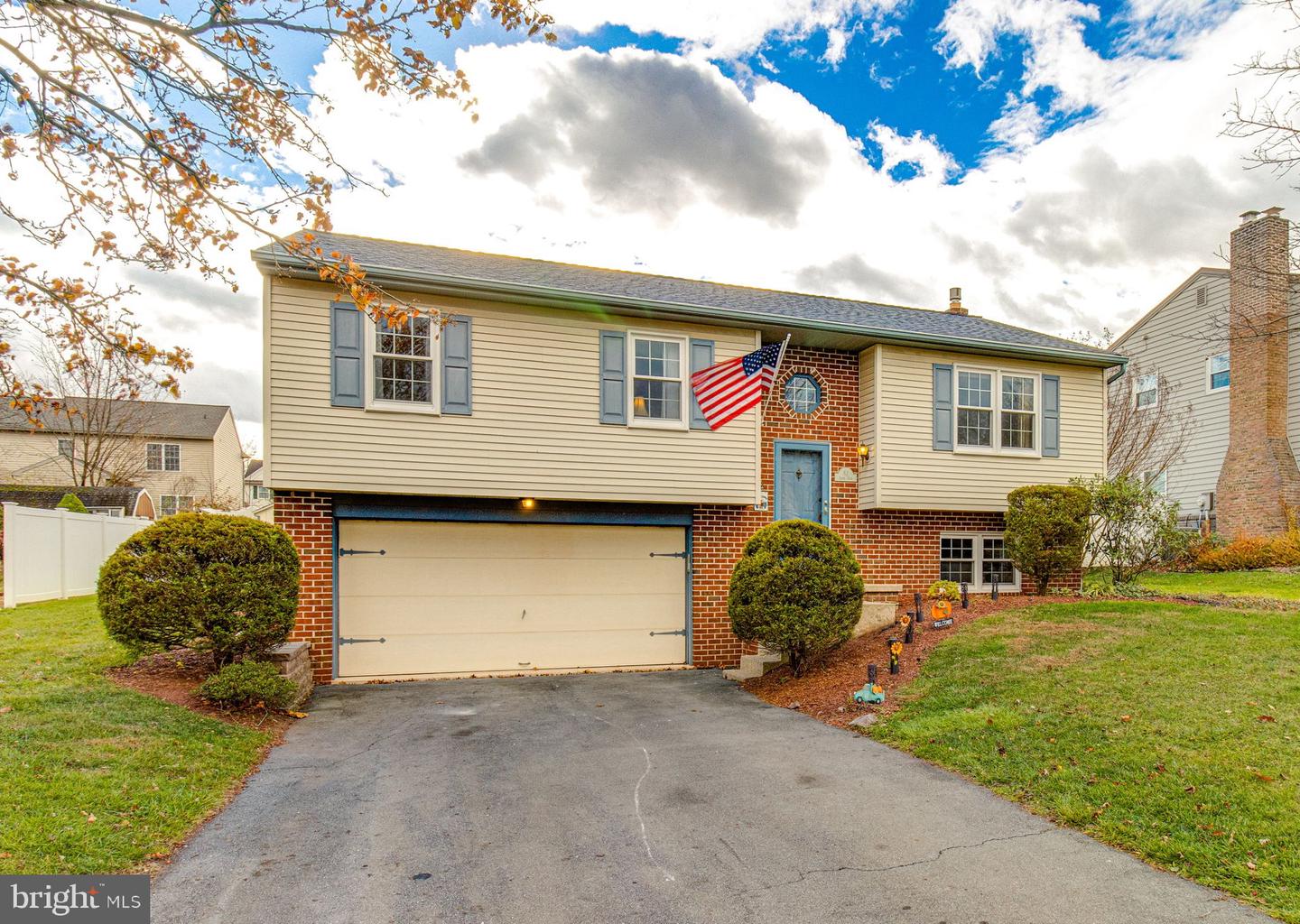 82 Scenic Drive, Denver
