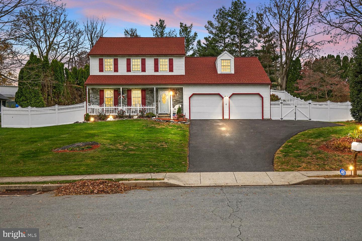 1707 Crossfield Drive, Lancaster