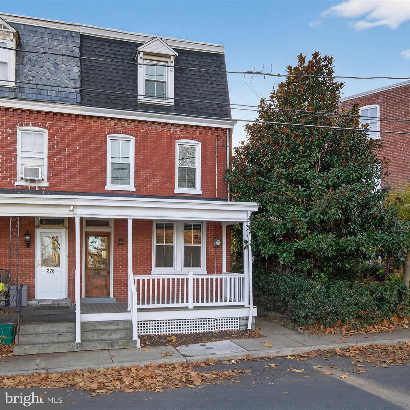 226 E Lemon Street, Lancaster