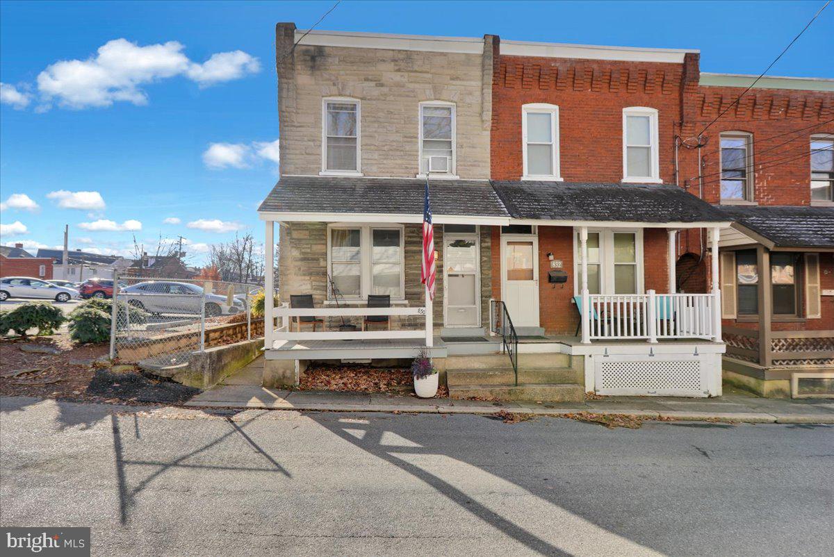 830 Lake Street, Lancaster