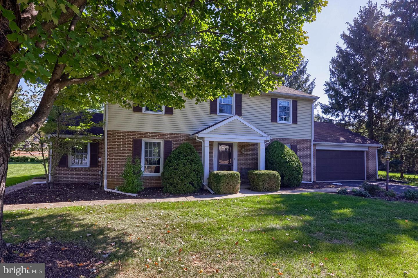 1821 Santa Barbara Drive, Lancaster