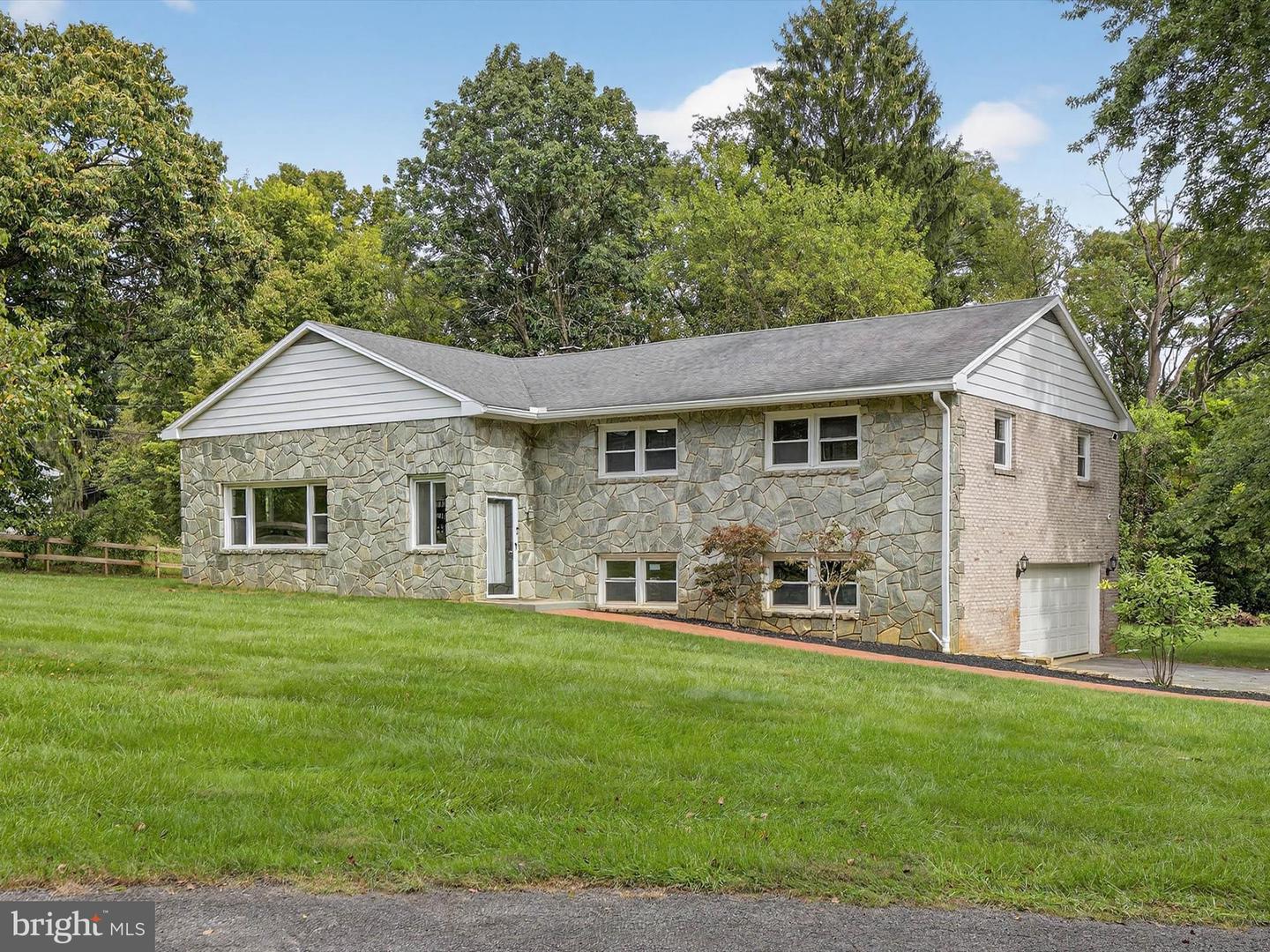 2010 Landis Valley Road, Lancaster