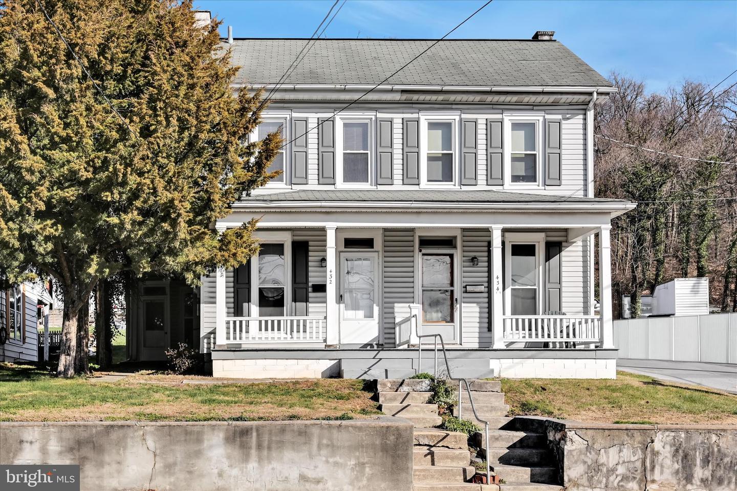 432 E Main Street, Ephrata