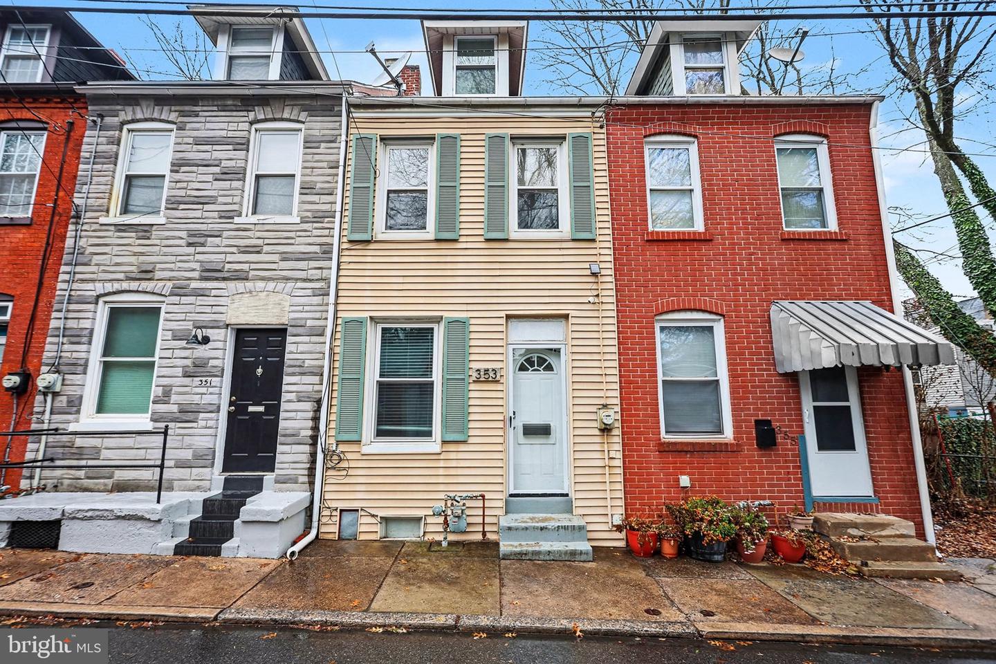 353 E Marion Street, Lancaster