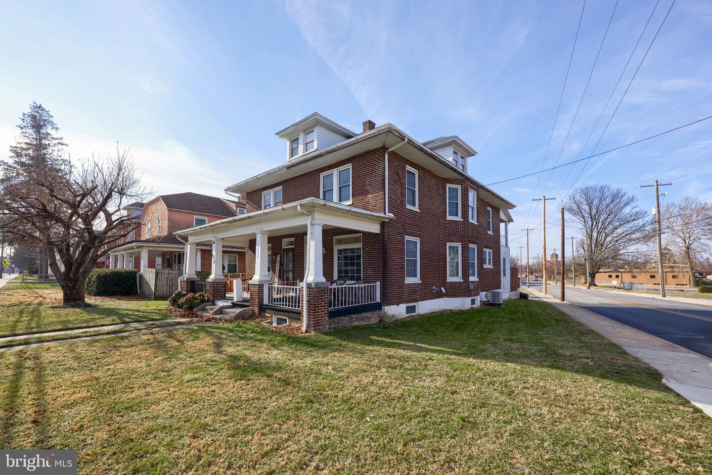 472 N State Street, Ephrata