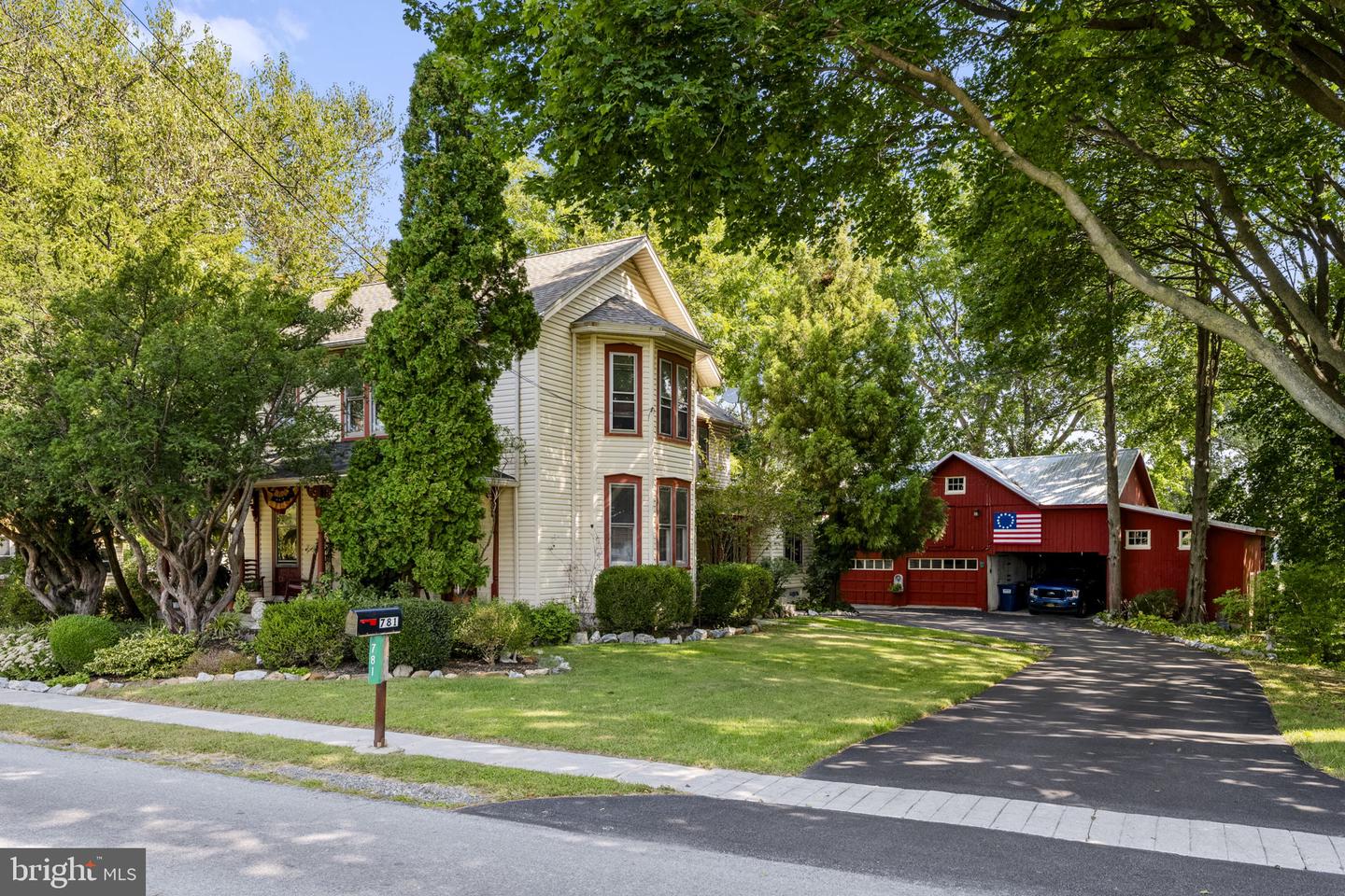 781 Newport Avenue, Gap