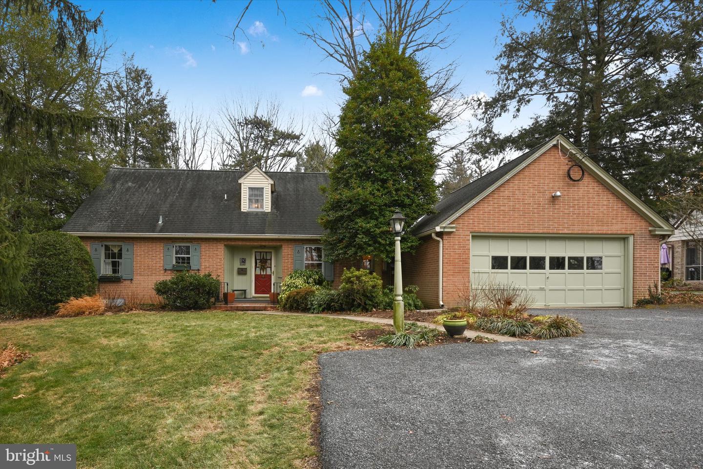 411 Woodcrest Avenue, Lititz