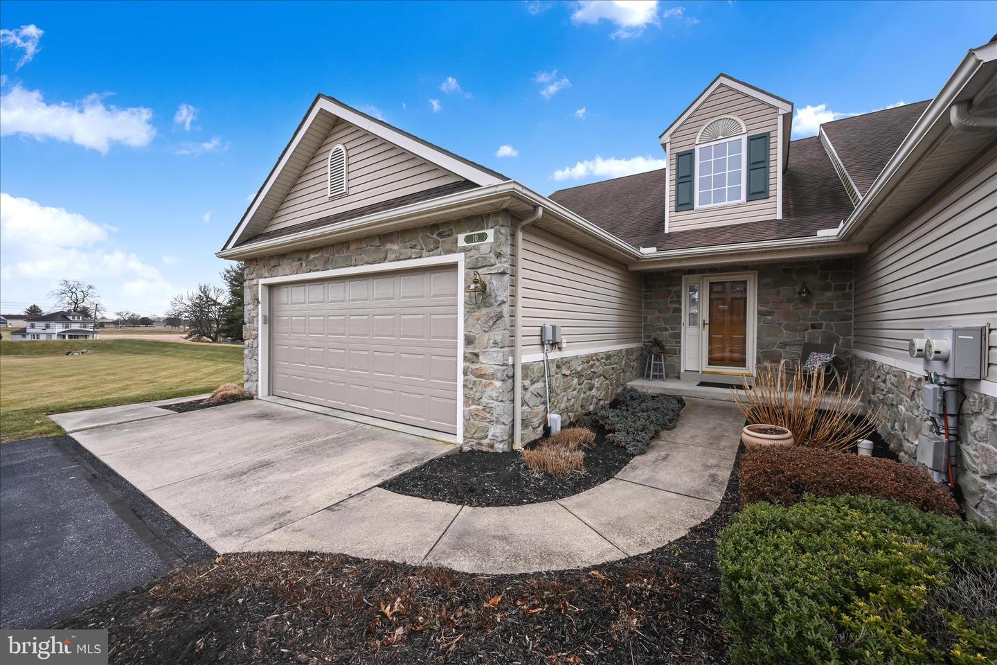10 Gantz Meadows, Mount Joy