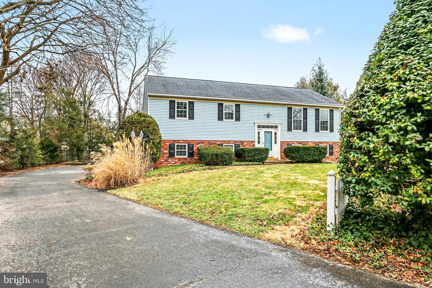 6030 Parkside Court, East Petersburg