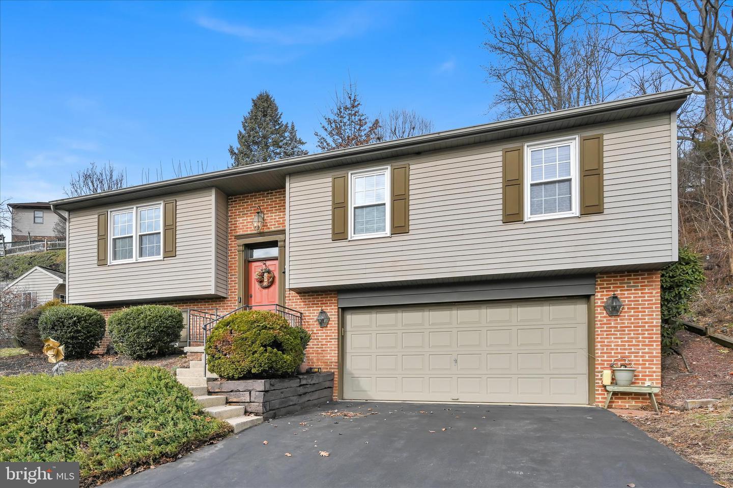 129 Glen Court, Ephrata
