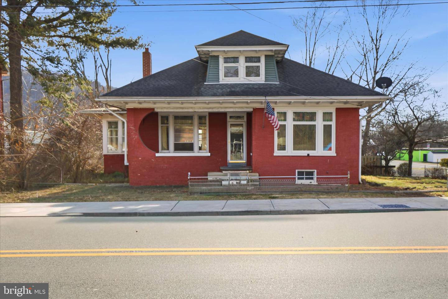 127 W Main Street, Adamstown