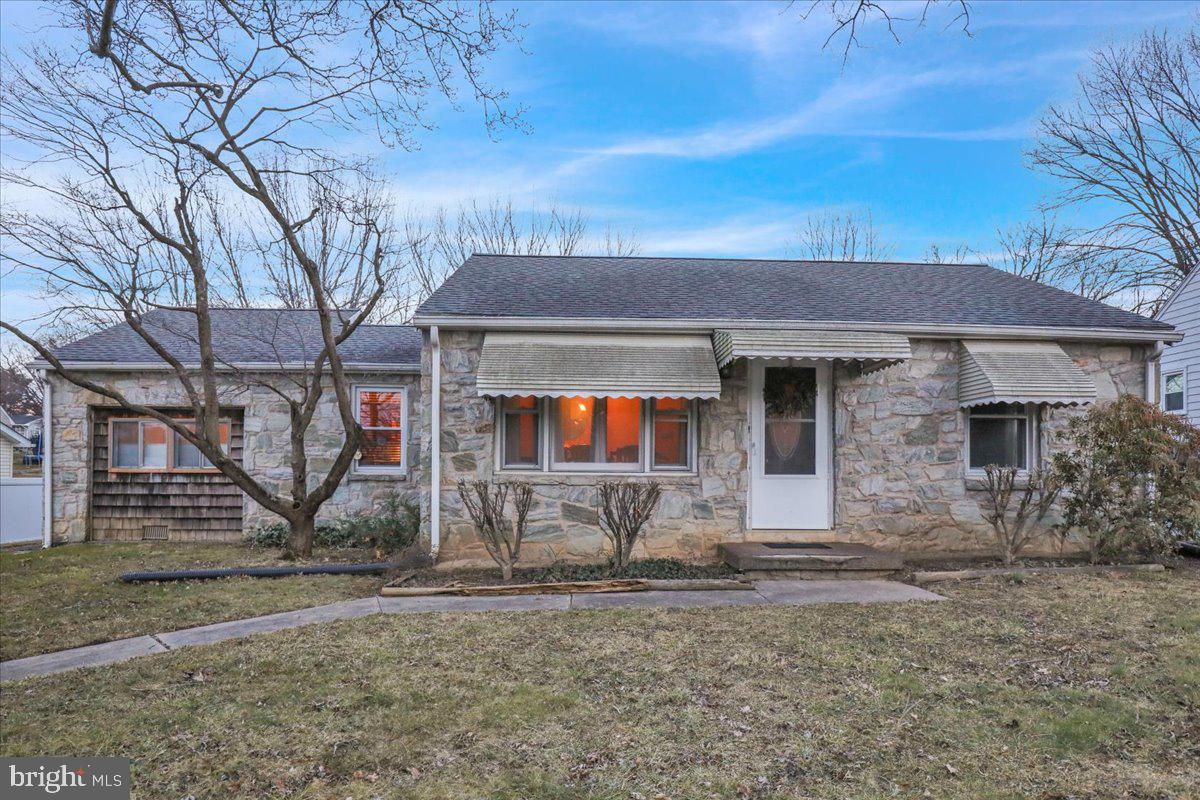 329 Dahlia Road, Lancaster