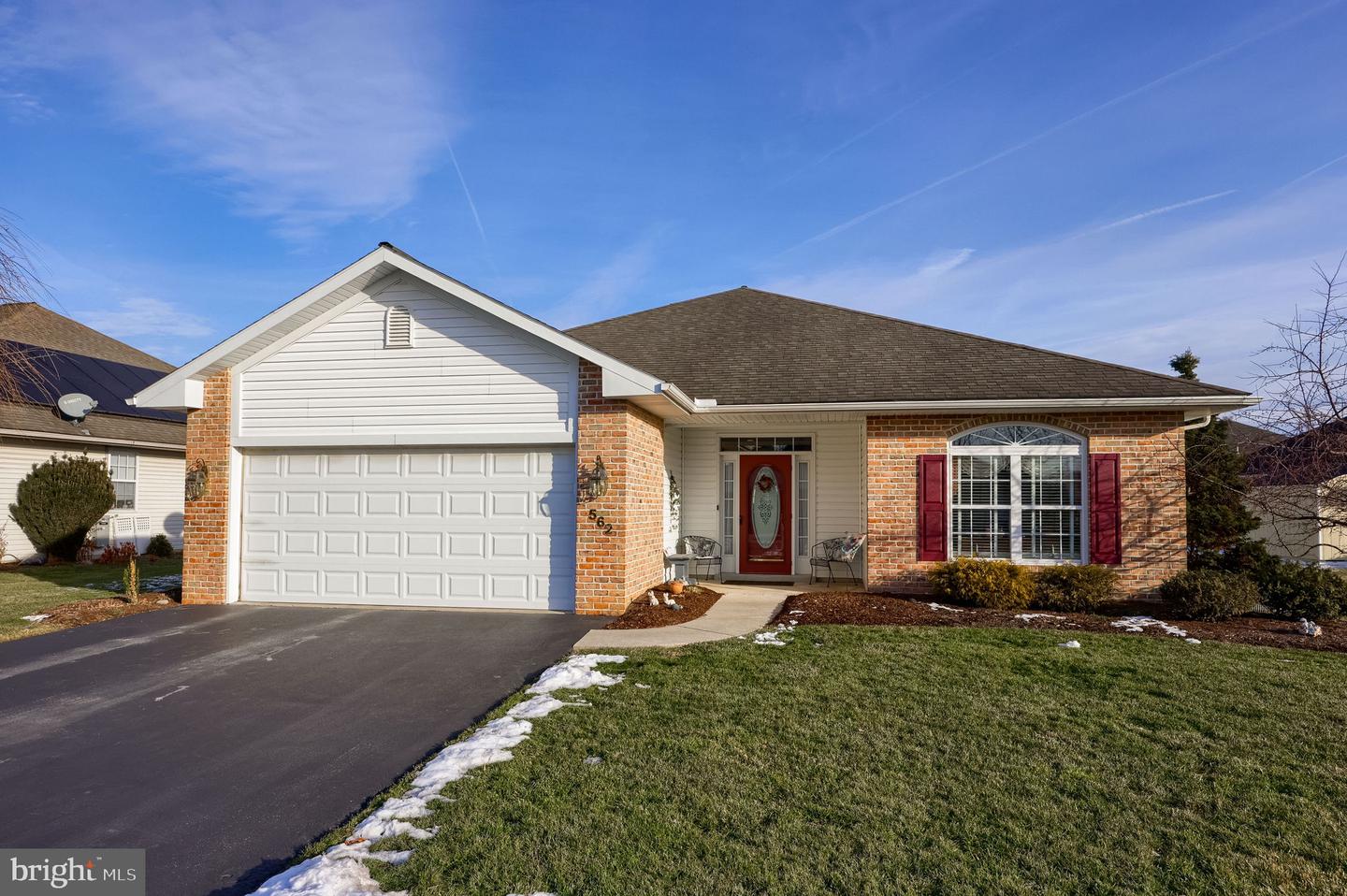 562 Blossom Trail, Mount Joy