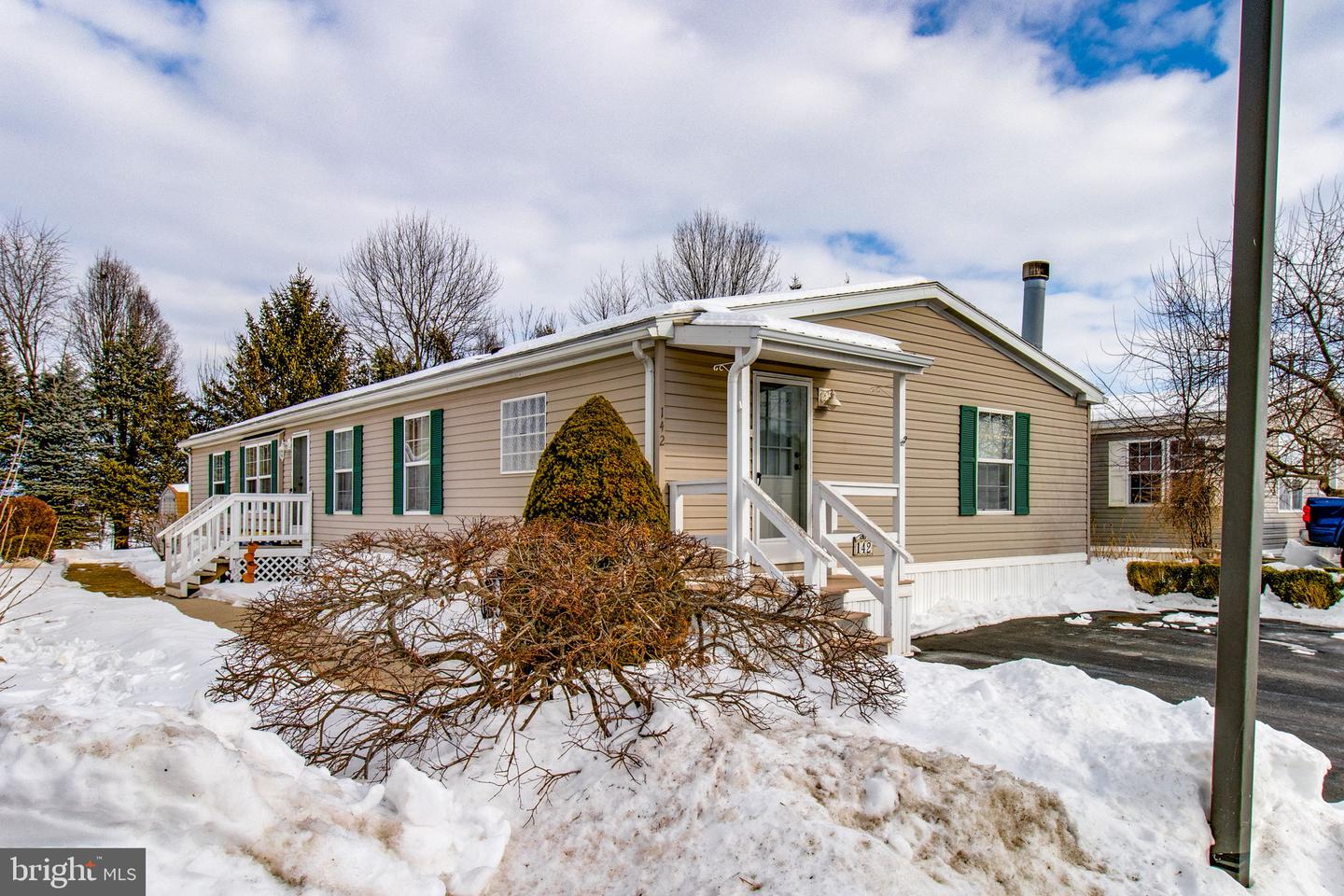 142 Tulip Circle, Ephrata