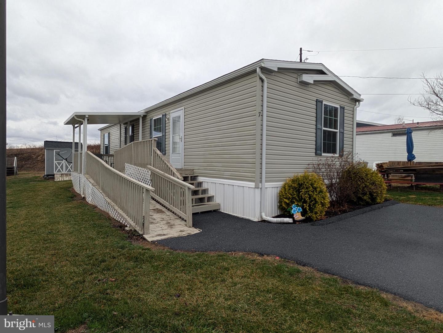 7 Vista Lane, Manheim