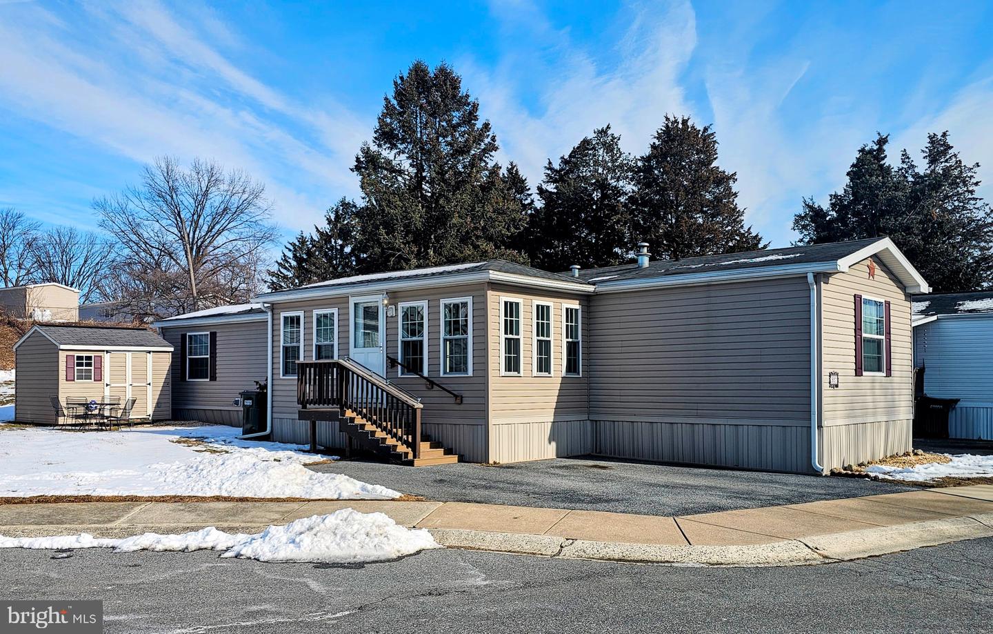 927 Emerald Street, Ephrata