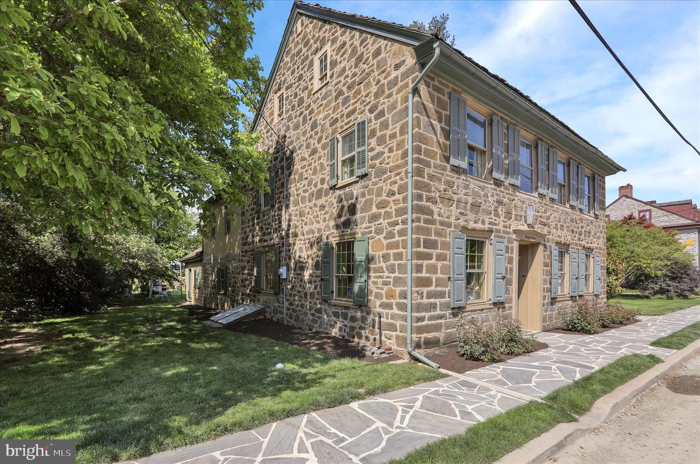 27 E Main Street