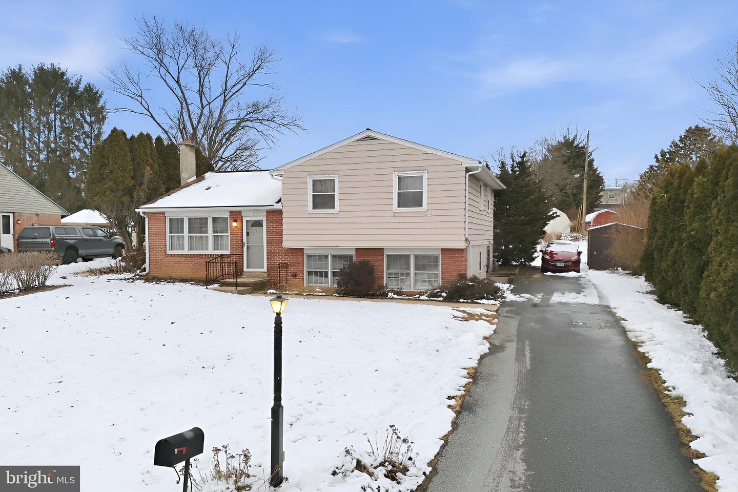 51 Glen Oaks Drive, Lancaster