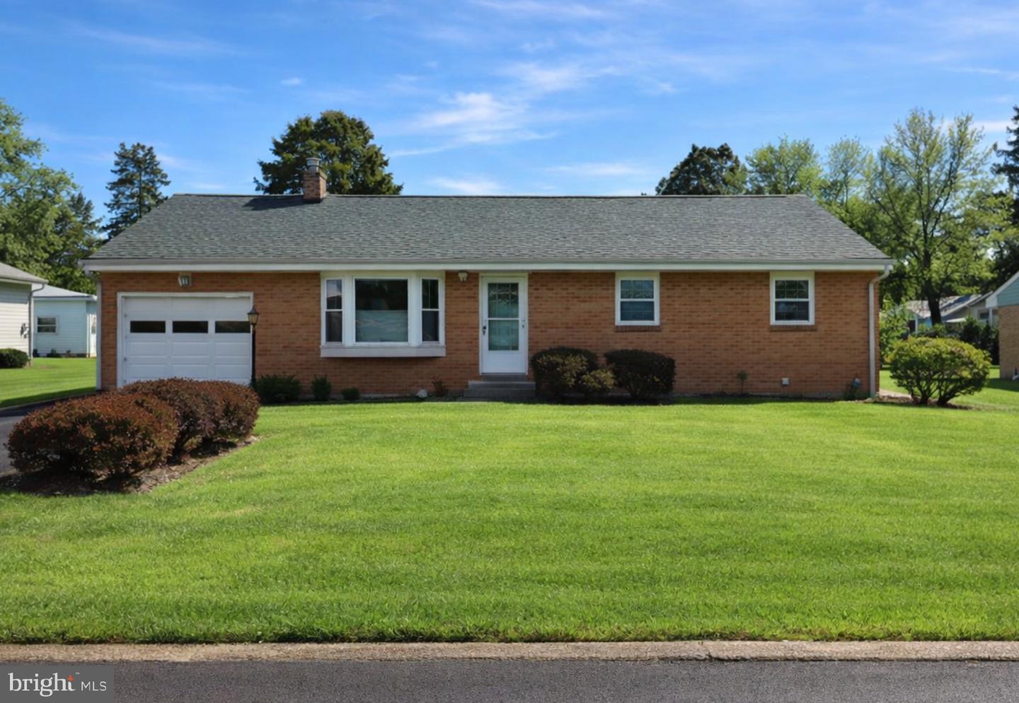 51 Waverly Avenue, Lancaster
