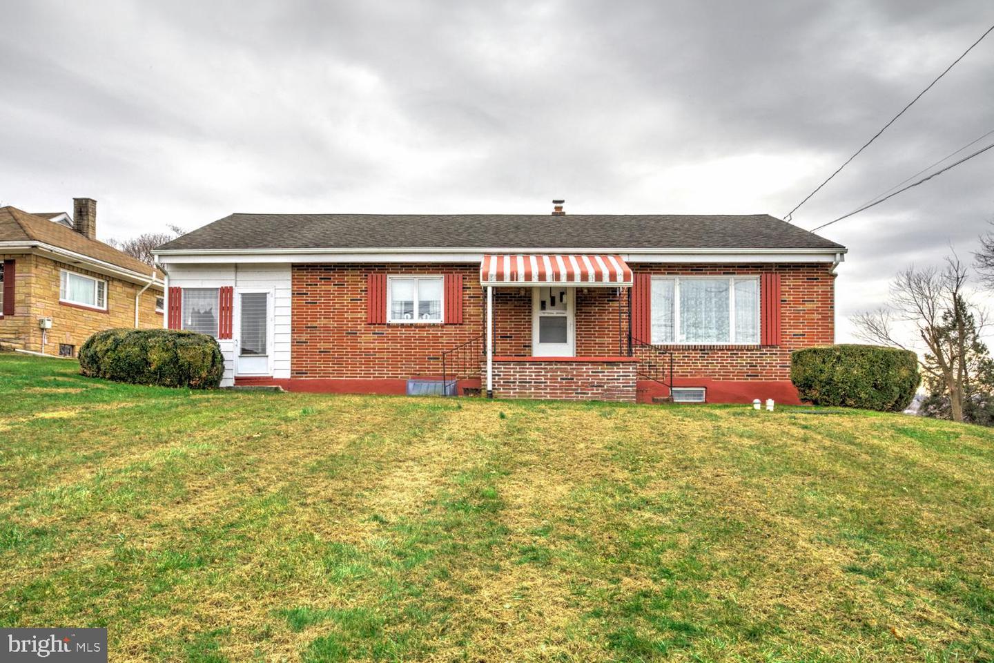 3928 Oregon Pike, Ephrata