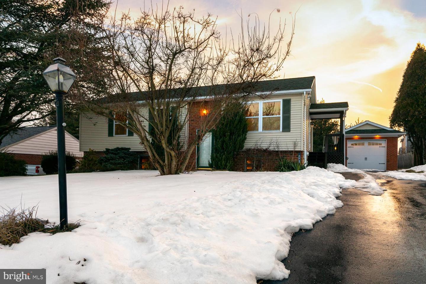 40 Harvest Road, Lancaster