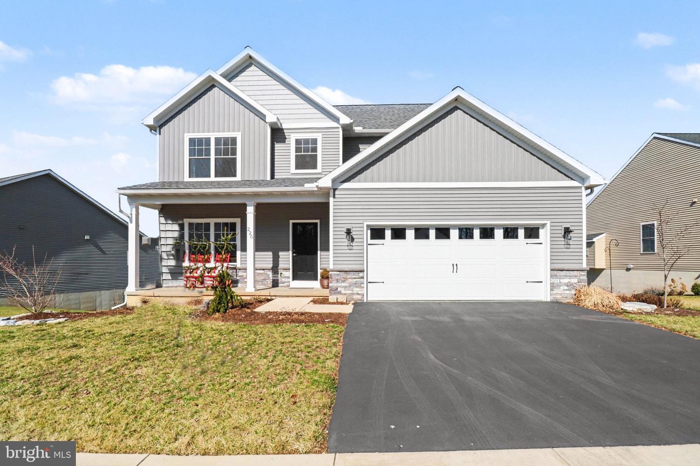 220 Pebble Drive, Elizabethtown