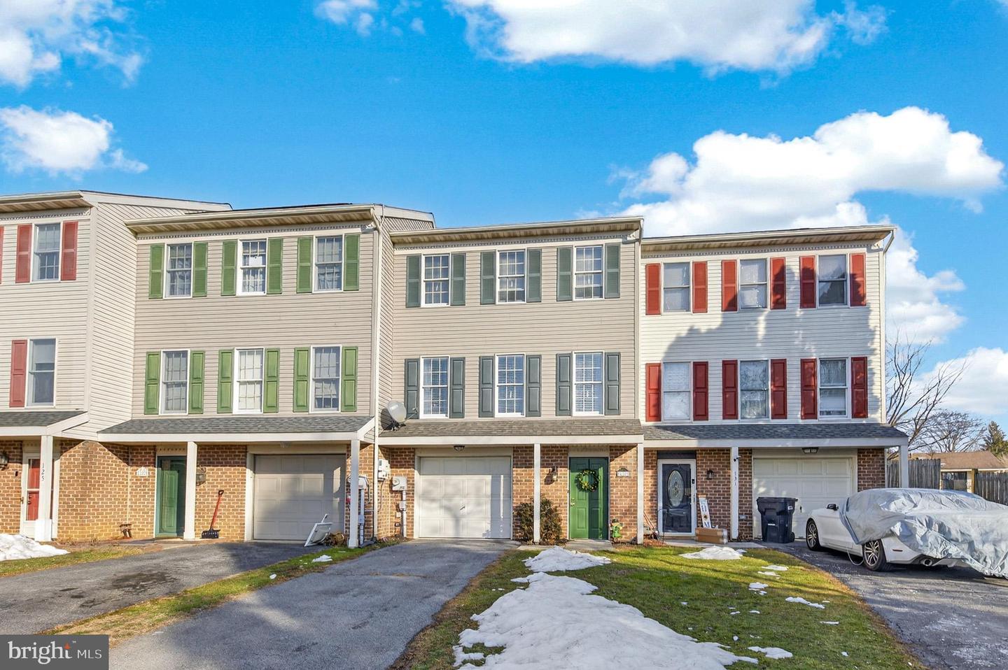 129 Townhouse Lane, Lancaster