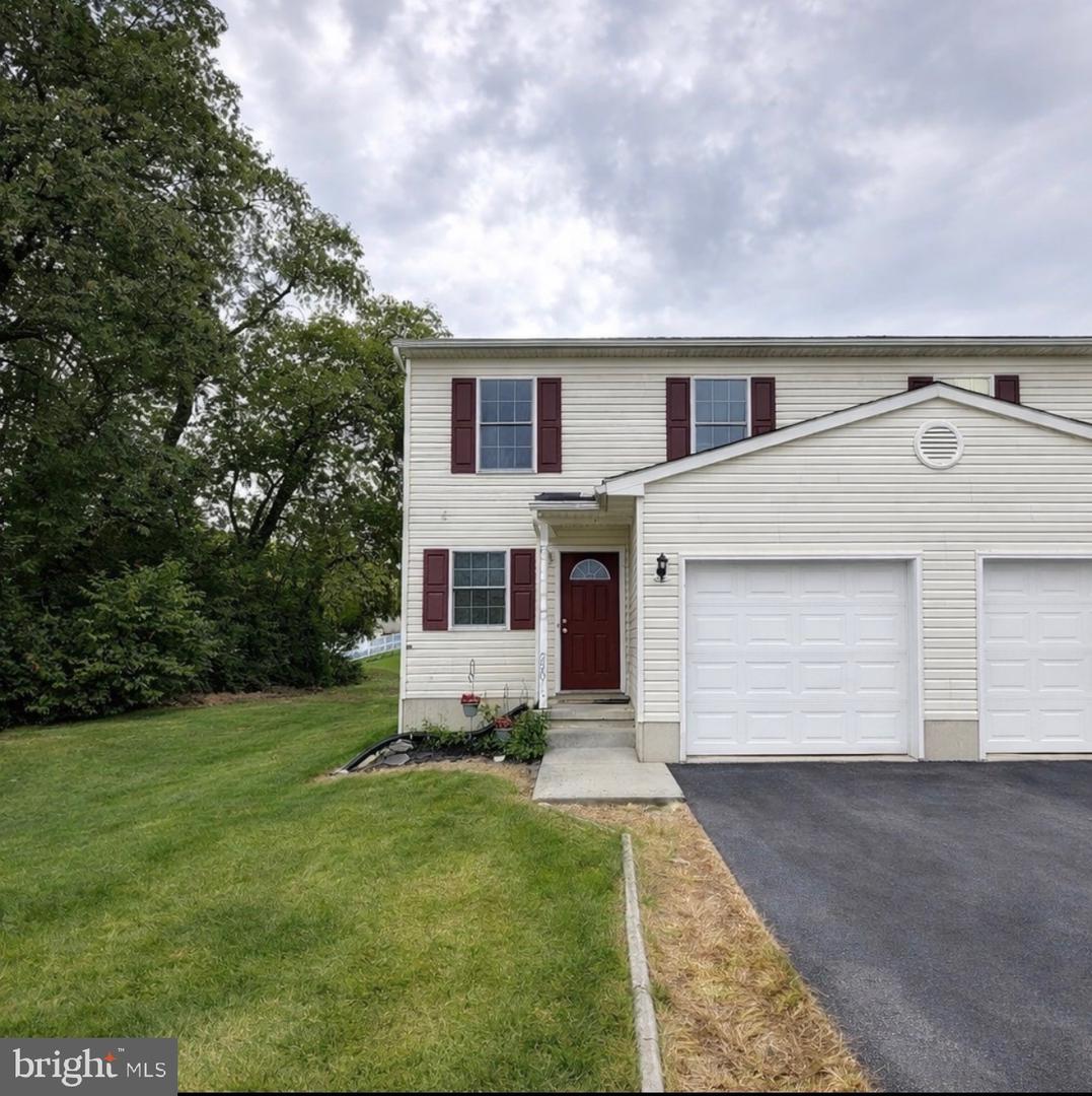 220 Red Cedar Lane, Marietta