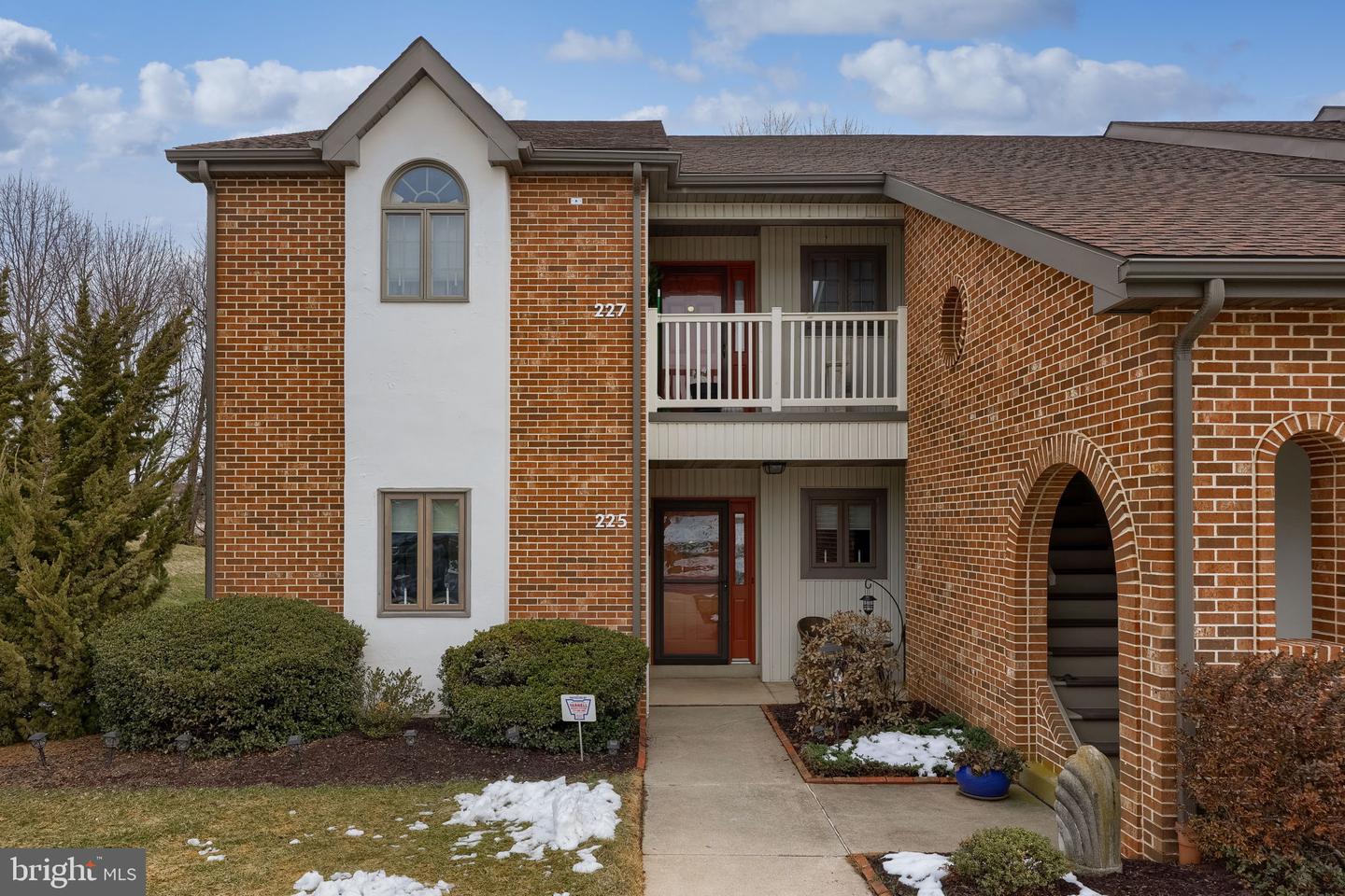 225 Black Oak Drive, Lancaster