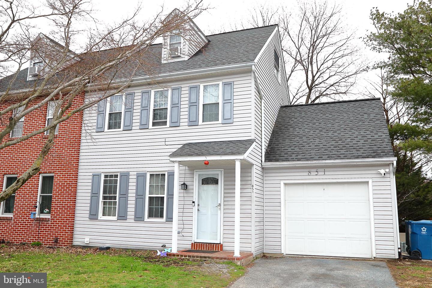 851 Penny Lane, Mount Joy