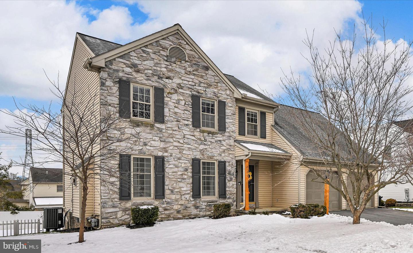 312 Laurel Oak Lane, Lancaster