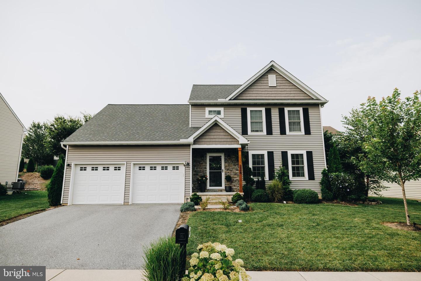 226 Loghes Drive, Manheim