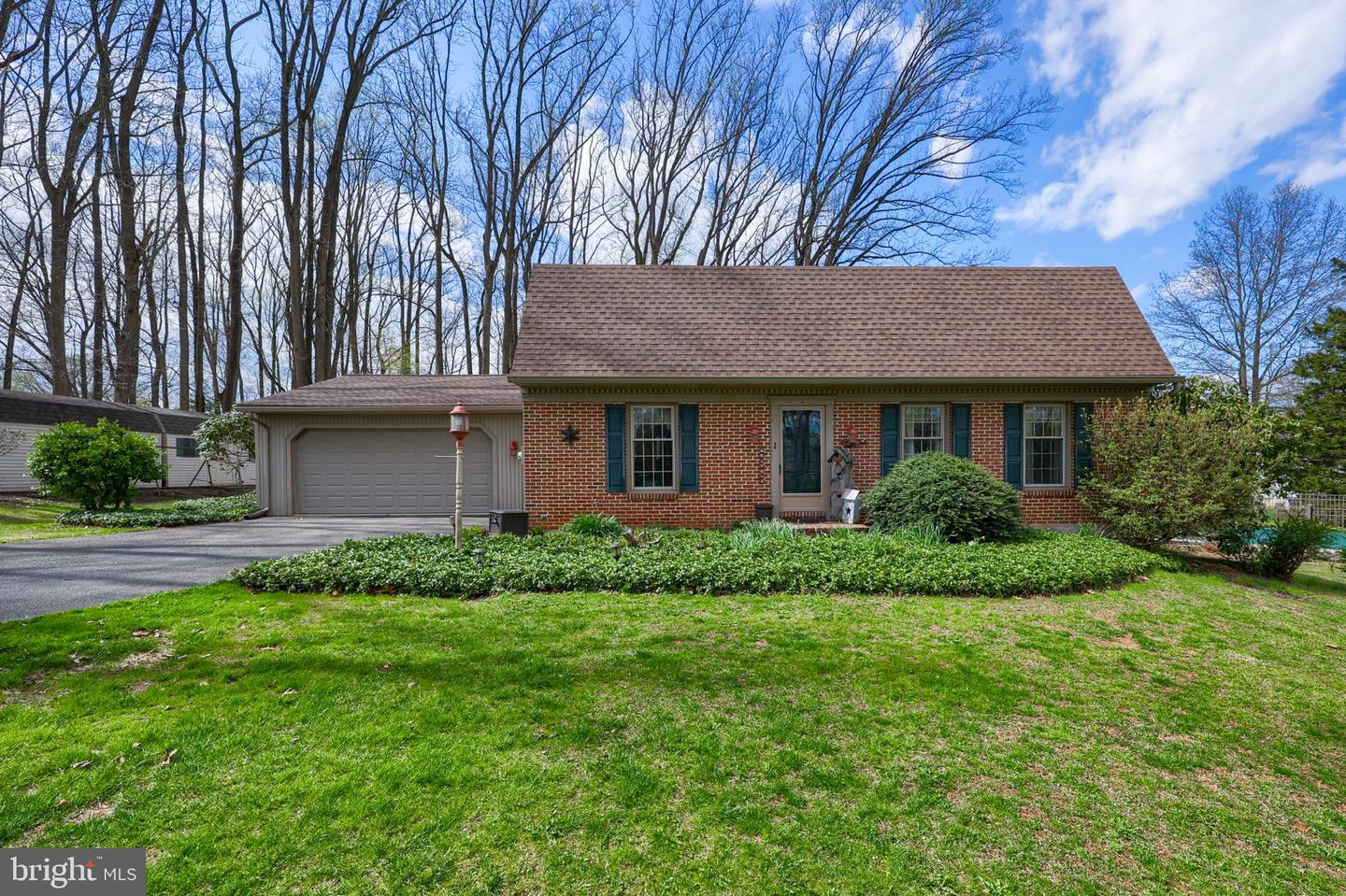 8 Elk Circle, New Providence