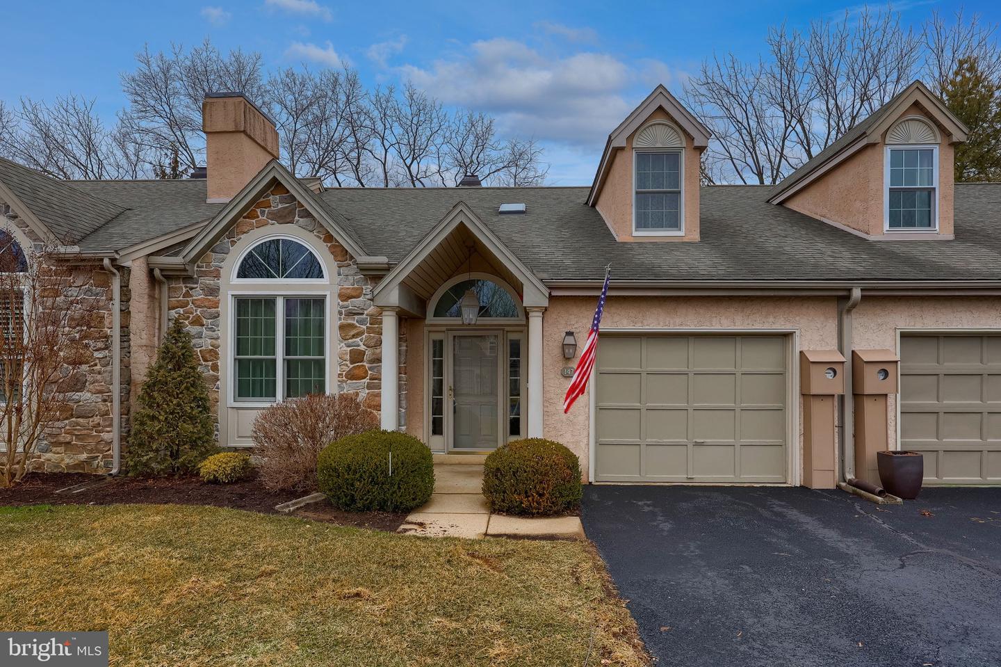 147 Greenview Drive, Lancaster