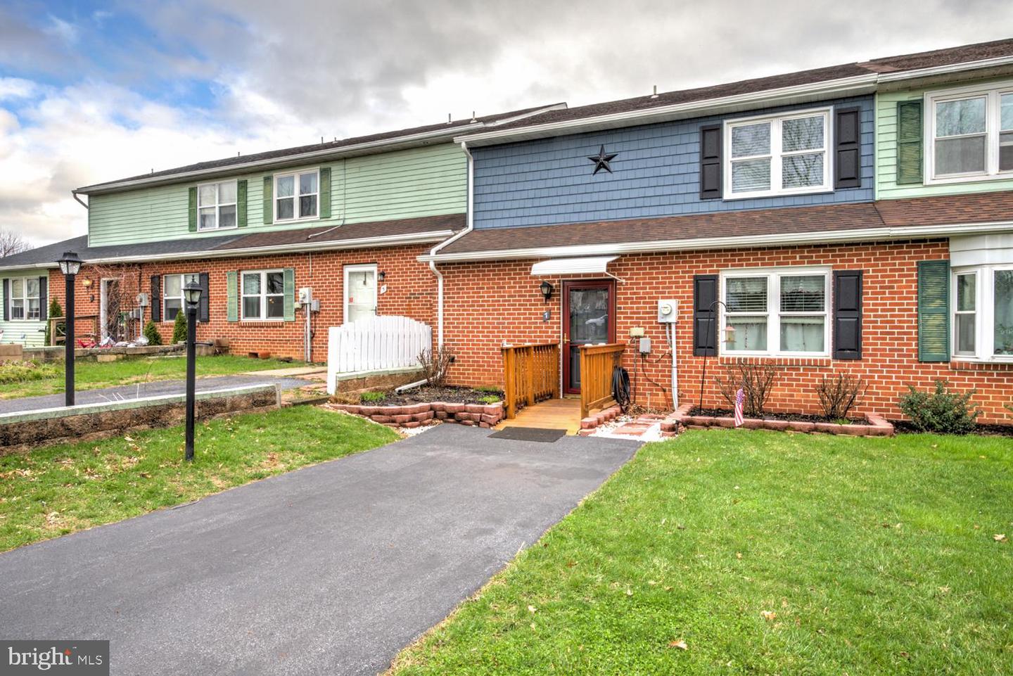 7 Winding Way, Lititz
