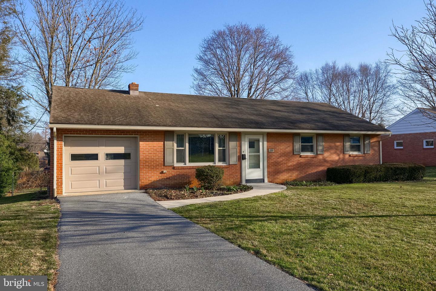 299 Rolling Terrace, Leola