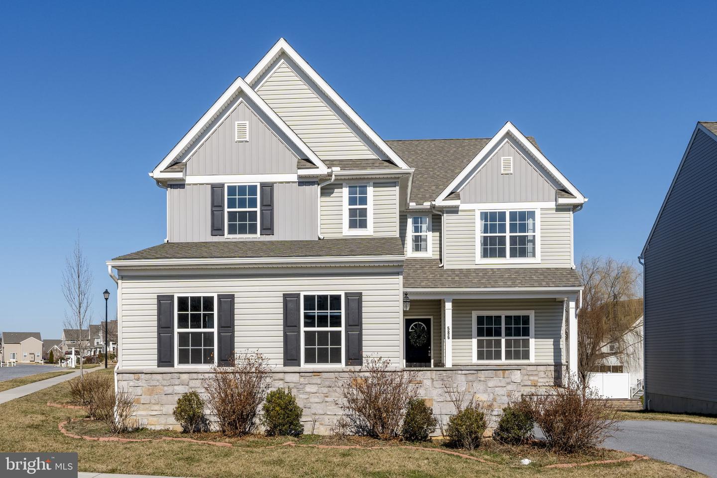 586 Stockdale Drive, Lancaster