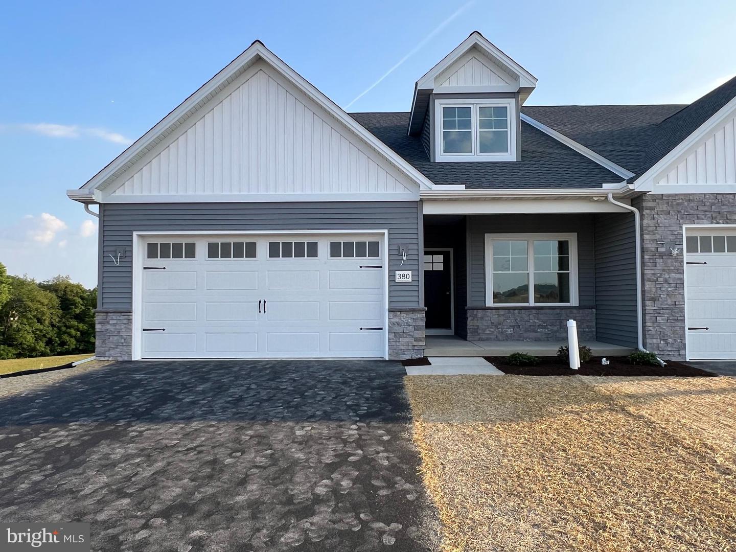 380 Ridgefield Dr