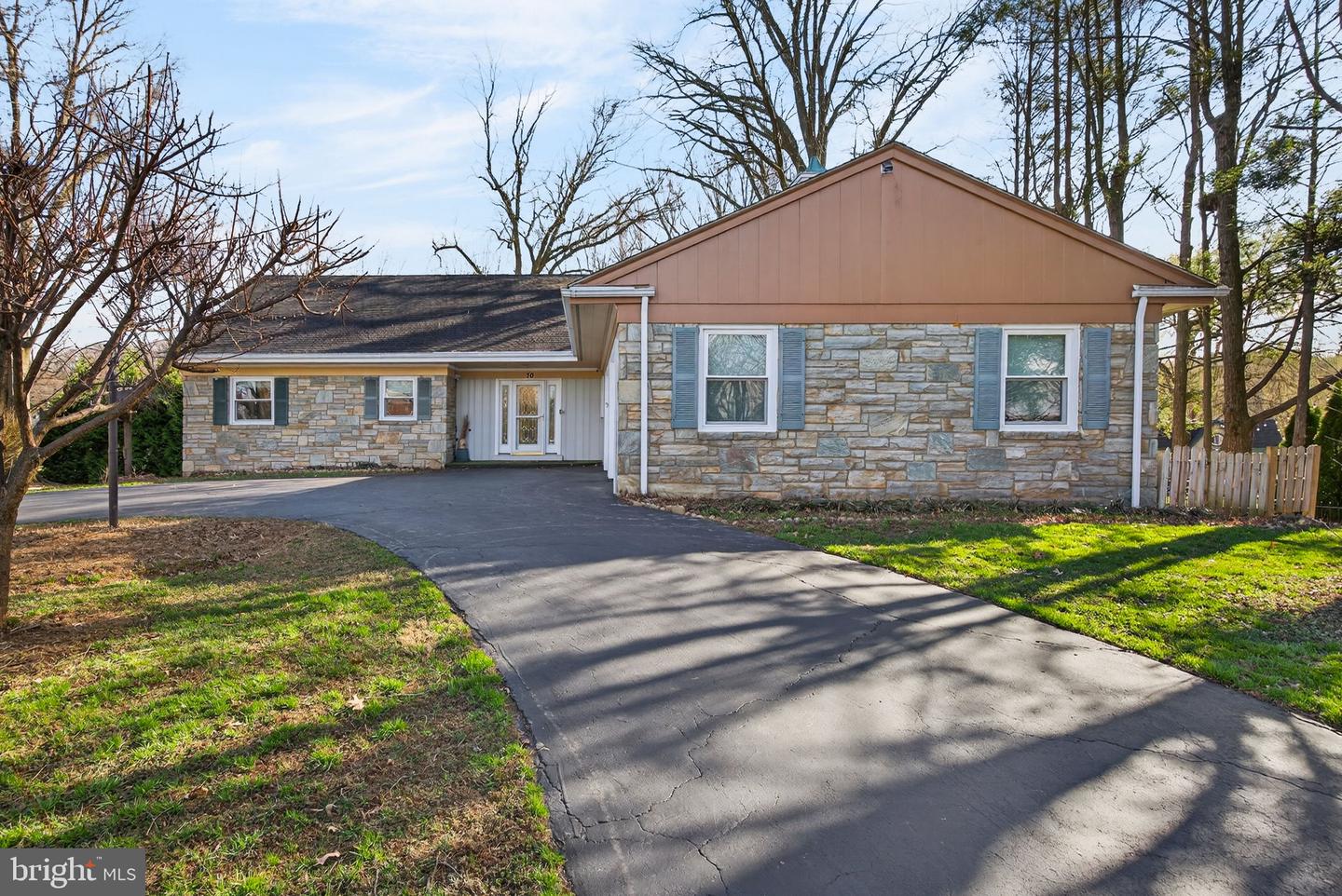 70 Waverly Avenue, Lancaster