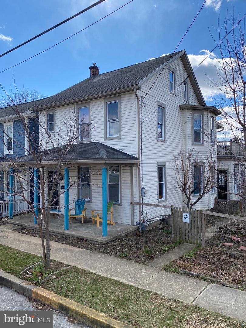 537 W Market Street, Marietta