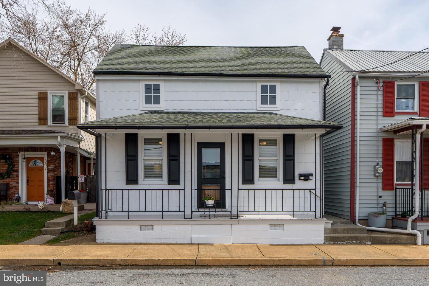 309 S Cherry Street, Manheim