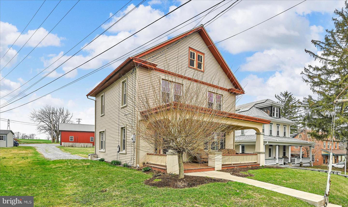 301 E Meadow Valley Road, Lititz
