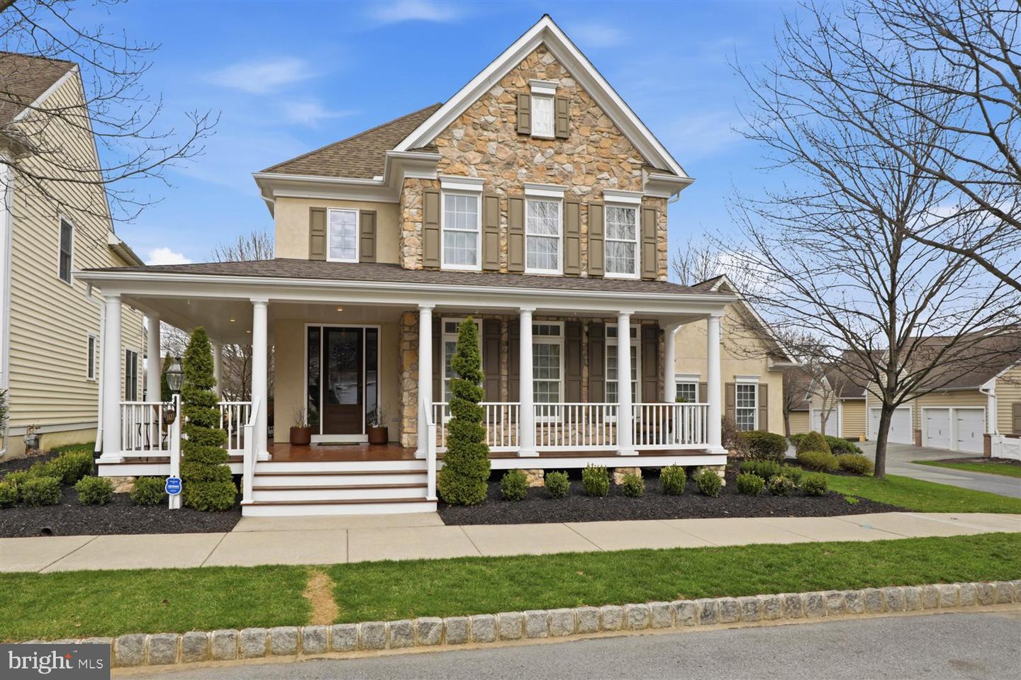 1422 Hammock Way, Lancaster